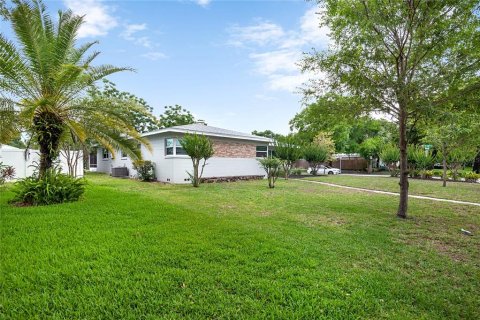 Casa en venta en Orlando, Florida, 4 dormitorios, 208.94 m2 № 1374105 - foto 2