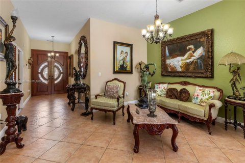 House in Miami, Florida 4 bedrooms, 187.85 sq.m. № 1225580 - photo 24