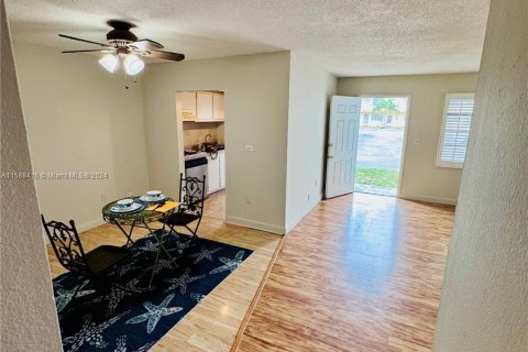 Condo in Miami Gardens, Florida, 2 bedrooms  № 1355406 - photo 7