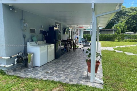 House in Miami Gardens, Florida 3 bedrooms, 113.53 sq.m. № 1355407 - photo 22