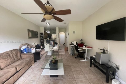 Condominio en venta en Miramar, Florida, 2 dormitorios, 99.13 m2 № 1333234 - foto 9