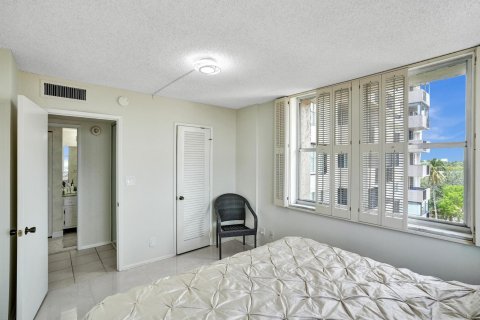 Condo in Pompano Beach, Florida, 2 bedrooms  № 1210470 - photo 9