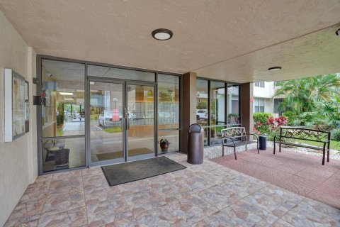 Copropriété à vendre à Pompano Beach, Floride: 2 chambres, 106.19 m2 № 1210470 - photo 15