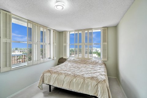 Condo in Pompano Beach, Florida, 2 bedrooms  № 1210470 - photo 12