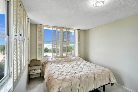Condo in Pompano Beach, Florida, 2 bedrooms  № 1210470 - photo 10
