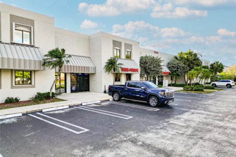 Купить коммерческую недвижимость в Корал-Спрингс, Флорида № 1159751 - фото 6