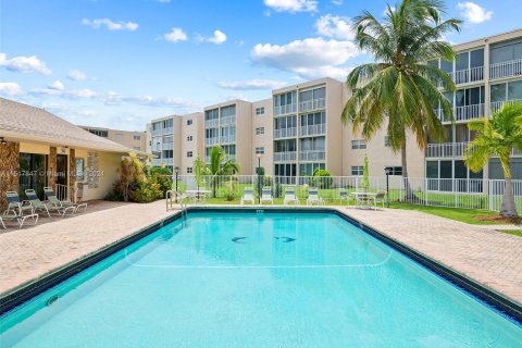 Condominio en venta en Dania Beach, Florida, 2 dormitorios, 106.28 m2 № 958939 - foto 15