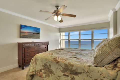 Condo in Hillsboro Beach, Florida, 2 bedrooms  № 913369 - photo 27