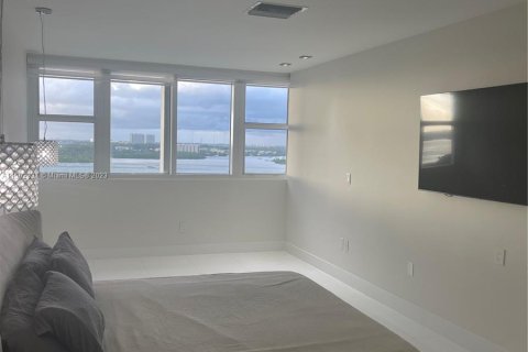 Condominio en venta en Bal Harbour, Florida, 2 dormitorios, 134.43 m2 № 911020 - foto 11
