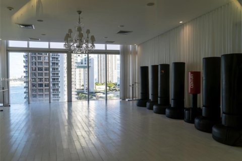 Copropriété à vendre à Miami, Floride: 2 chambres, 119.84 m2 № 1375645 - photo 23