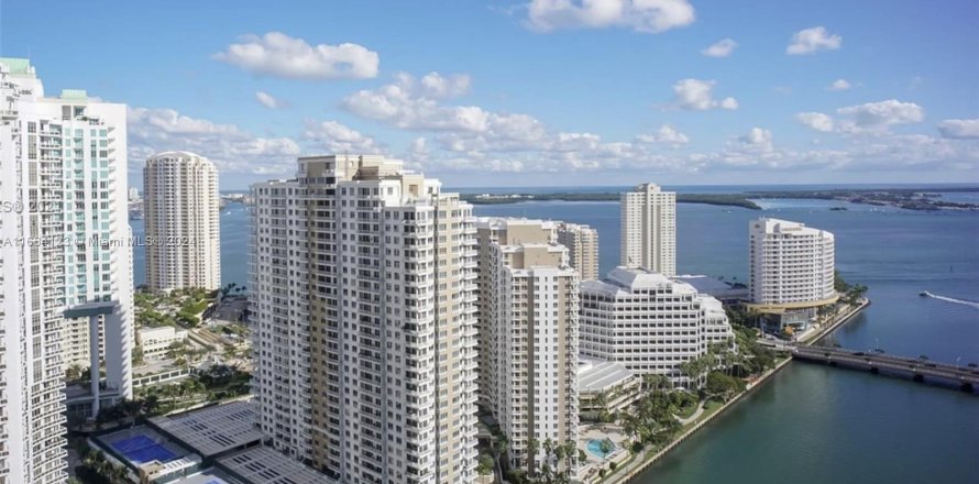 Condo in Miami, Florida, 2 bedrooms  № 1375645