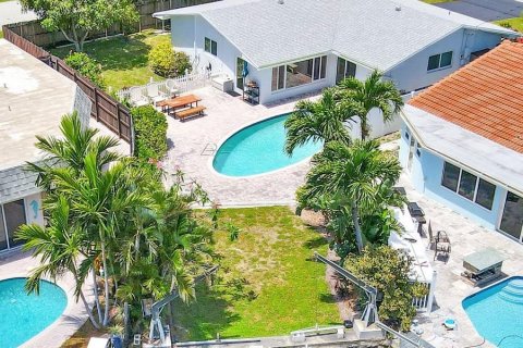 Casa en venta en Pompano Beach, Florida, 2 dormitorios, 124.77 m2 № 1128894 - foto 2