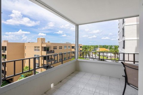 Copropriété à vendre à Pompano Beach, Floride: 2 chambres, 167.22 m2 № 1128893 - photo 17