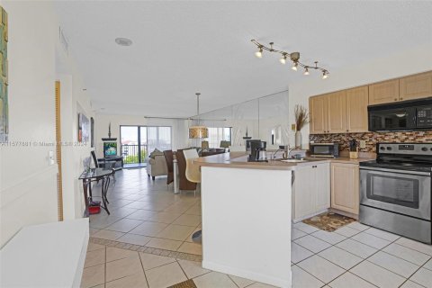 Copropriété à vendre à Pompano Beach, Floride: 2 chambres, 110.55 m2 № 1161403 - photo 1