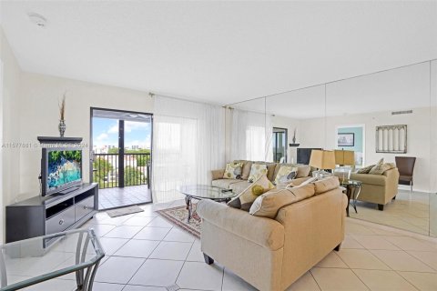 Copropriété à vendre à Pompano Beach, Floride: 2 chambres, 110.55 m2 № 1161403 - photo 2