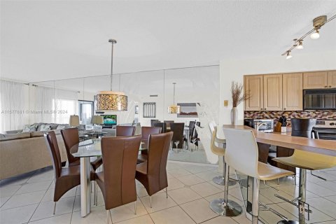 Copropriété à vendre à Pompano Beach, Floride: 2 chambres, 110.55 m2 № 1161403 - photo 5