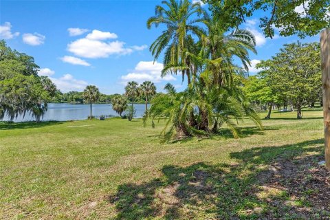 House in Mount Dora, Florida 4 bedrooms, 305.65 sq.m. № 1352779 - photo 14