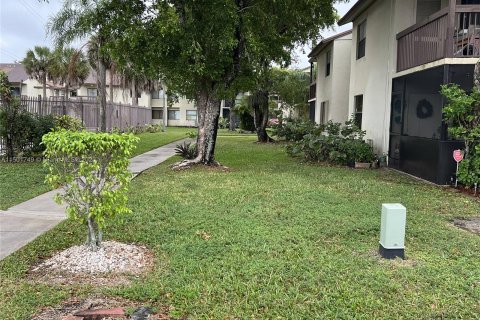 Condominio en venta en Miami Gardens, Florida, 2 dormitorios, 75.81 m2 № 908650 - foto 1