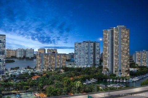 Condominio en venta en Aventura, Florida, 3 dormitorios, 318.28 m2 № 1404432 - foto 26