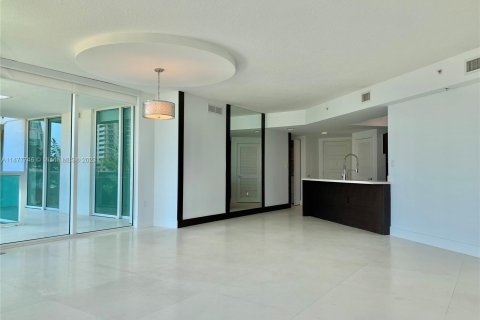 Condominio en venta en Sunny Isles Beach, Florida, 3 dormitorios, 135.73 m2 № 809102 - foto 3