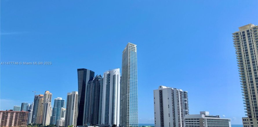 Condominio en Sunny Isles Beach, Florida, 3 dormitorios  № 809102