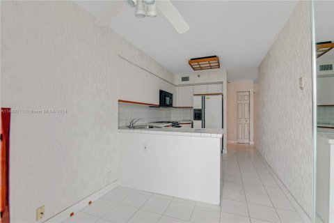 Copropriété à vendre à Aventura, Floride: 2 chambres, 126.81 m2 № 1385645 - photo 17