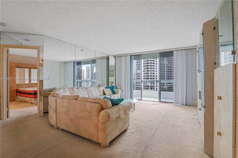 Condo in Aventura, Florida, 2 bedrooms  № 1385645 - photo 10