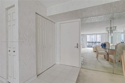 Copropriété à vendre à Aventura, Floride: 2 chambres, 126.81 m2 № 1385645 - photo 23