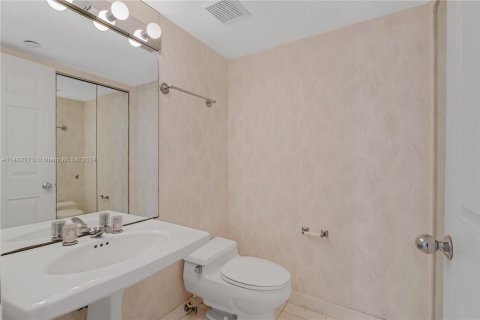 Copropriété à vendre à Aventura, Floride: 2 chambres, 126.81 m2 № 1385645 - photo 24