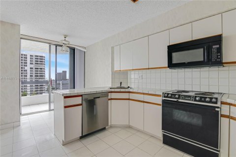 Condominio en venta en Aventura, Florida, 2 dormitorios, 126.81 m2 № 1385645 - foto 14