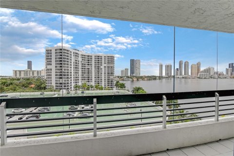 Condominio en venta en Aventura, Florida, 2 dormitorios, 126.81 m2 № 1385645 - foto 27