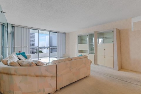 Copropriété à vendre à Aventura, Floride: 2 chambres, 126.81 m2 № 1385645 - photo 15