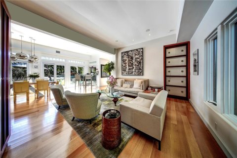 Casa en venta en Miami Beach, Florida, 3 dormitorios, 254.65 m2 № 1385644 - foto 7