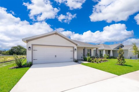 House in Davenport, Florida 4 bedrooms, 157.75 sq.m. № 1250054 - photo 1