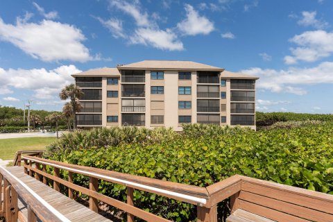 Condo in Stuart, Florida, 2 bedrooms  № 1120290 - photo 2