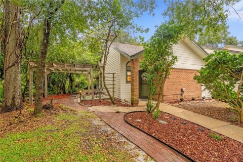 Adosado en venta en Casselberry, Florida, 1 dormitorio, 79.8 m2 № 1381371 - foto 2