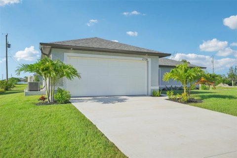 House in Punta Gorda, Florida 3 bedrooms, 118.17 sq.m. № 1433719 - photo 1