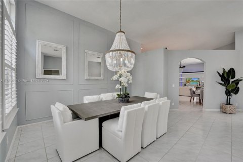 Villa ou maison à vendre à Weston, Floride: 5 chambres, 306.67 m2 № 1177922 - photo 8