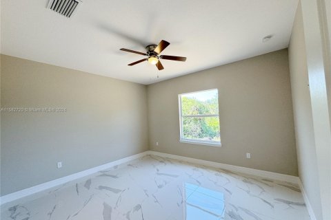 Casa en venta en Lehigh Acres, Florida, 4 dormitorios, 172.89 m2 № 1162112 - foto 26
