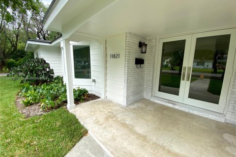 Immobilier commercial à vendre à Pinecrest, Floride: 370.87 m2 № 1162113 - photo 18