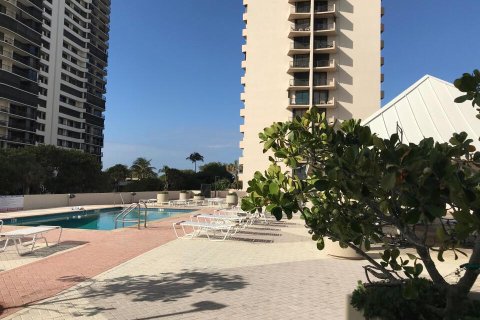 Condominio en venta en Riviera Beach, Florida, 2 dormitorios, 133.04 m2 № 1121301 - foto 21