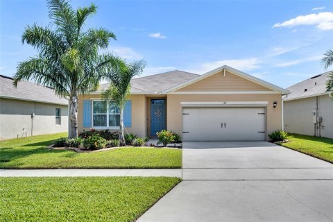 House in Edgewater, Florida 4 bedrooms, 171.5 sq.m. № 1327220 - photo 1