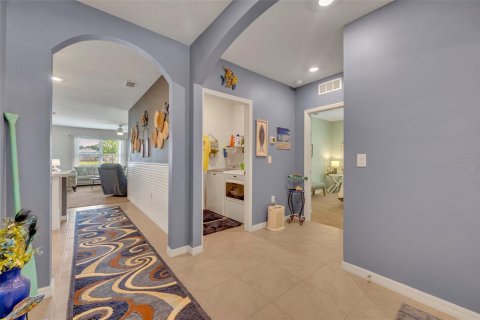 Villa ou maison à vendre à Edgewater, Floride: 4 chambres, 171.5 m2 № 1327220 - photo 4