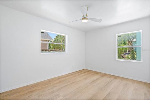 Casa en venta en Saint Petersburg, Florida, 3 dormitorios, 164.62 m2 № 1342863 - foto 19