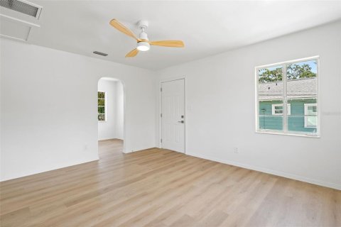 Casa en venta en Saint Petersburg, Florida, 3 dormitorios, 164.62 m2 № 1342863 - foto 27