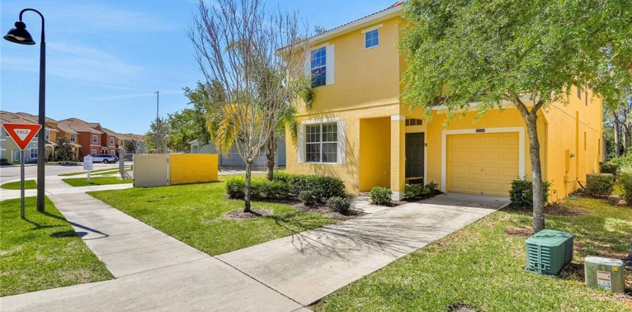 Casa en Kissimmee, Florida 6 dormitorios, 305.74 m2 № 1342865