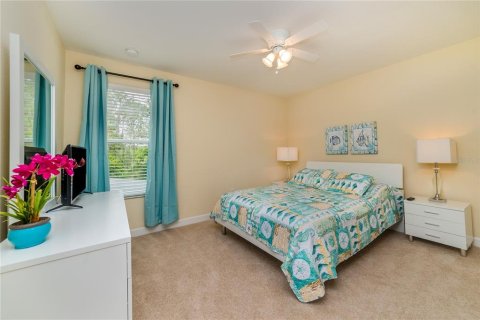 Casa en venta en Kissimmee, Florida, 6 dormitorios, 305.74 m2 № 1342865 - foto 16