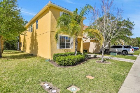 Casa en venta en Kissimmee, Florida, 6 dormitorios, 305.74 m2 № 1342865 - foto 4