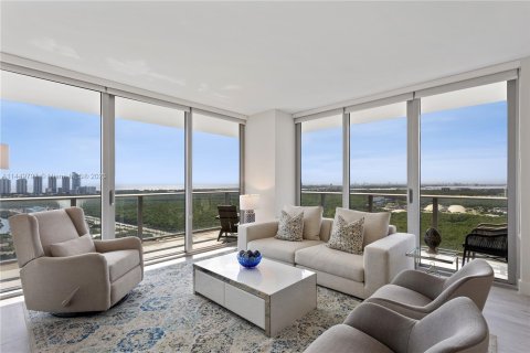 Condominio en venta en North Miami Beach, Florida, 3 dormitorios, 144.56 m2 № 712304 - foto 1