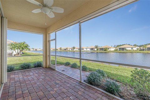 Villa ou maison à vendre à North Port, Floride: 4 chambres, 189.06 m2 № 1006343 - photo 1